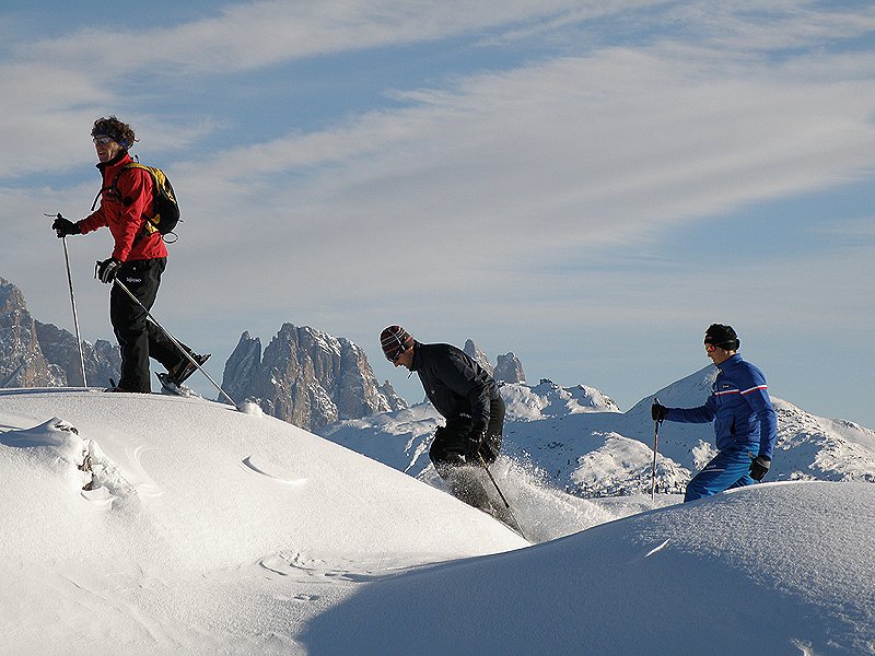 Con le racchette da neve...