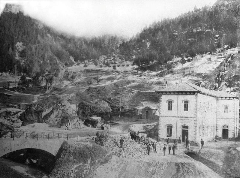 Costruzione della centrale dei Boaletti ad inizio '900