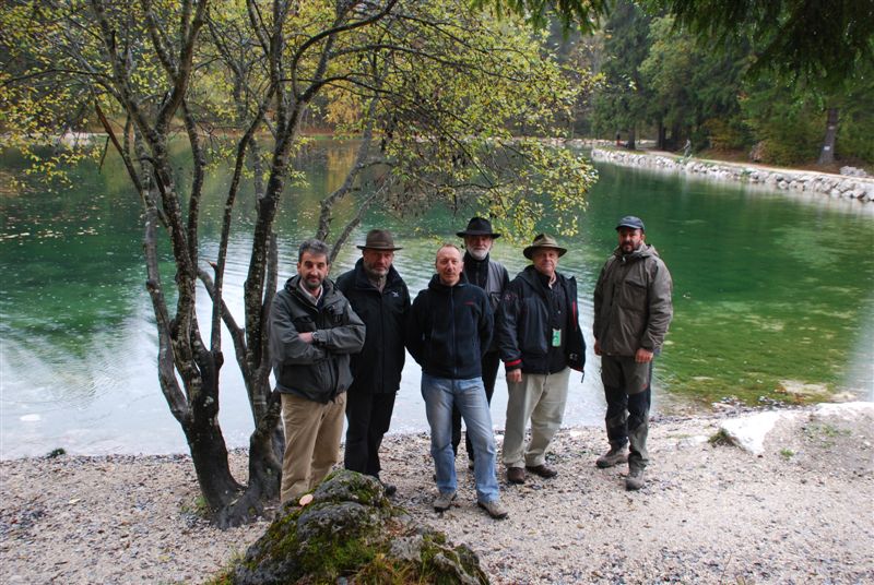Da sx: Paolo Iagher (Comune di Tonadico); Luigi Negrello (Bacini Montani P.A.T.); Gino Taufer (Parco); Mario Scalet (Ass. Pescatori Primiero); Ettore Sartori (Parco); Riccardo Scalet (Ass. Pescatori Primiero)